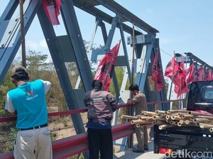 Panwas Blitar Cabut Paksa Puluhan APK