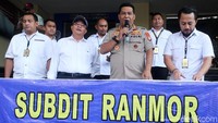 Kabid Humas Polda Metro Jaya Kombes Argo Yuwono didampingi Kepala Bidang Balisitik dan Metalurgi Forensik Puslabfor Polri Kombes Ulung Kanjaya menggelar jumpa pers di Mapolda Metro Jaya, Jalan Jenderal Sudirman, Jakarta, Senin (22/10/2018).