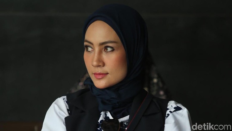 Tahu Irwandi Nikahi Steffy Burase, Stafsus Ungkap Ada Ancaman Tahu Irwandi Nikahi Steffy Burase, Stafsus Ungkap Ada Ancaman