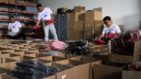 Terlebih para kaum milenial saat ini senang berbelanja secara online. Maka kehadiran gudang Pakde (Paket delivery) ini sangat membantu para pengusaha belanja online. Foto: dok. Pakde