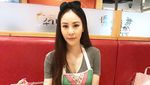 Cantiknya Ploychanok, Penjual Smoothies yang Doyan Makan