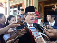 Wakil Gubernur Bali Tjokorda Oka Artha Ardana Sukawati (Cok Ace)