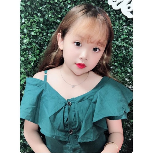  Setiap kali Tan melakukan streaming, ribuan netizen memuji penampilannya yang imut. Bayi kecil yang lucu, bicaranya juga lucu, komentar netizen. Foto: Facebook