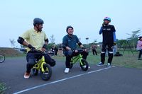  Rio dan Kevin siap balap sepeda dalam Cycling Challenge (Foto: detikcom)