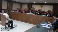 Ia diyakini jaksa bersalah menerima suap Rp 9,6 miliar dari Bupati Lampung Tengah nonaktif Mustafa.
