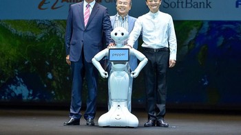 Bersama pendiri Foxconn, Terry Gou dan pendiri Alibaba, Jack Ma. Masayoshi melalui Softbank adalah salah satu investor pertama Alibaba. Saat ini, kekayaan Masayoshi di kisaran USD 23,2 miliar. Foto: Getty Images