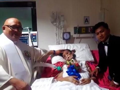 Pernikahan Ariel Idul dan Rechie yang dilangsungkan di rumah sakit