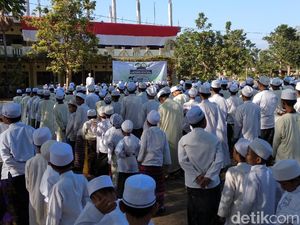 Video: Upacara Hari Santri di Probolinggo Pakai 3 Bahasa