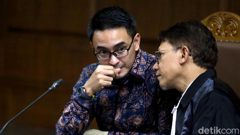 KPK Lelang 2 Suzuki APV Milik Zumi Zola Rp 63 Juta, Berminat? KPK Lelang 2 Suzuki APV Milik Zumi Zola Rp 63 Juta, Berminat?