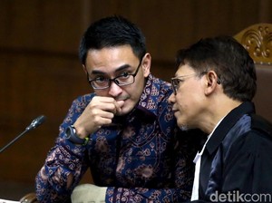 KPK Lelang 2 Suzuki APV Milik Zumi Zola Rp 63 Juta, Berminat?