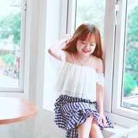 Tan kerap mengunggah kehidupannya yang menyenangkan di jejaring sosial dengan balutan busana stylish dan rias wajah yang menawan. Foto: Facebook