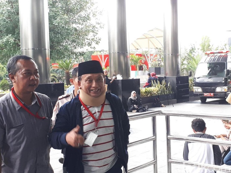 Terungkap! Fuad Amin Pura-pura ke RS Padahal ke Rumah Mewah di Dago Terungkap! Fuad Amin Pura-pura ke RS Padahal ke Rumah Mewah di Dago