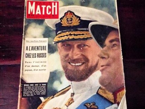 Pangeran Harry Mirip Sang Kakek Saat Muda di Foto Ini