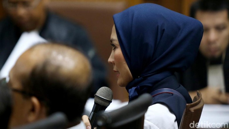 Steffy Burase Sebut Irwandi Minta Urusan Batal Nikah Jangan Bocor Steffy Burase Sebut Irwandi Minta Urusan Batal Nikah Jangan Bocor