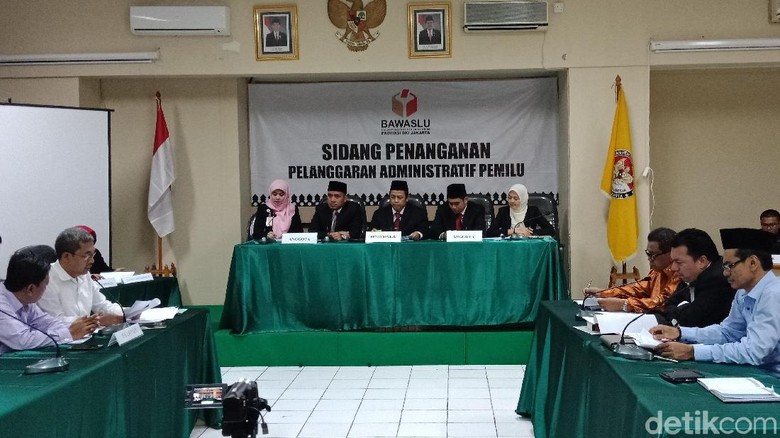 Videotron Jokowi-Amin, Pelanggaran Tanpa Teguran Videotron Jokowi-Amin, Pelanggaran Tanpa Teguran
