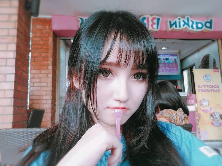 Cantiknya Billa, Gadis Cikarang Mirip Barbie yang Suka Kulineran