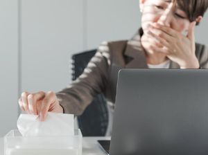 Tak Sedang Pilek, Kenapa Hidung Meler Saat Cuaca Dingin?