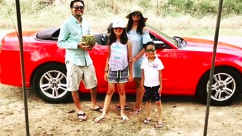 Bersama orang tua dan adiknya. Sama seperti banyak jagoan Silicon Valley lainnya, Mehta juga tidak lupa akan kegiatan amalnya. Ketika bisnisnya mulai mendapatkan keuntungan, ia akan menyisihkannya untuk yayasan amal PATH yang membantu tunawisma. Ini akan mengakhiri tunawisma dan membantu orang-orang membangun kembali keterampilannya, dan saya peduli dengan tunawisma, pungkasnyaFoto: Instagram