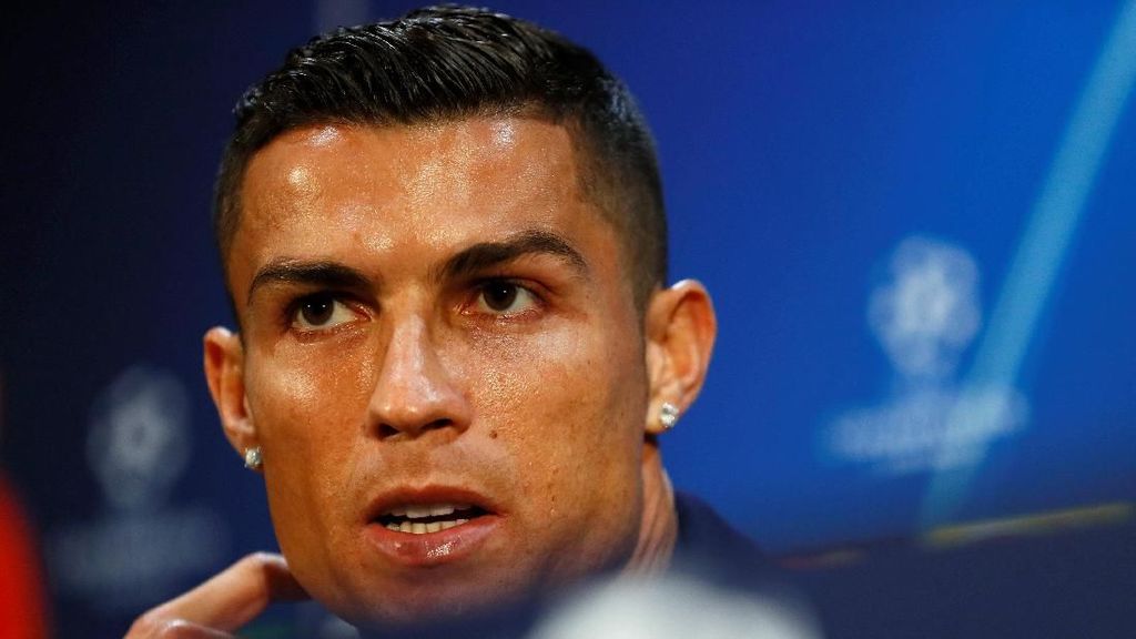 Ekspresi Kesal Ronaldo Ditanya Soal Masa Depan