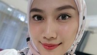 Melody eks JKT48 akan menikah dengan kekasihnya yakni Hanif Fathoni pada 3 November mendatang. Dok. Instagram/melodylaksani92