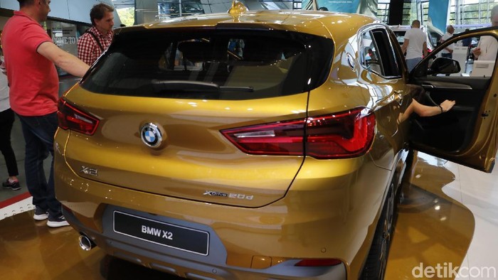 BMW X2 dipamerkan di BMW Welt, Jerman.