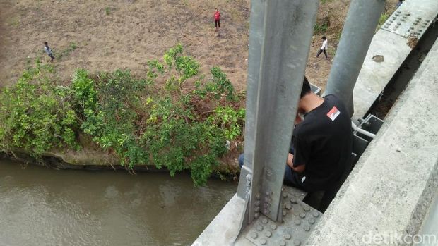 Pelajar SMA di Blitar ini akan bunuh diri/