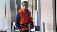 Ia ditetapkan sebagai tersangka dalam kasus suap terkait proyek pengadaan barang dan jasa di lingkungan Pemkab Lampung Tengah dengan tersangka utama Bupati non aktif Zainudin Hasan.