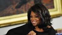 Oprah Winfrey sangat suka dengan sarapan, terlebih jika menu sarapannya memiliki banyak buah. Seperti blueberry, raspberry, strawberry, hingga potongan pisang. Terkadang ia menambahkan daun mint dan roti gandum. Foto: Istimewa