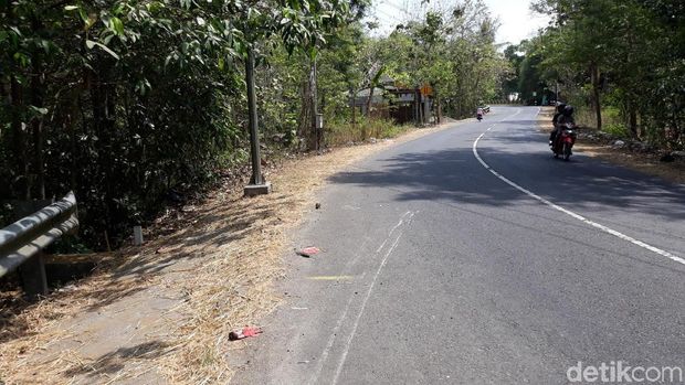 Tikungan TKP kecelakaan.