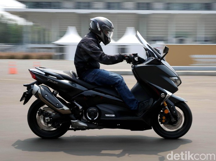 Yamaha Tmax Test Drive Yamaha T Max