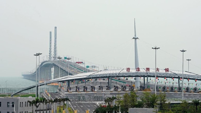 Penampakan Jembatan Terpanjang di Dunia yang Hubungkan Hong Kong-Makau (Reuters) Penampakan Jembatan Terpanjang di Dunia yang Hubungkan Hong Kong-Makau (Reuters)