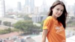Senyum Amanda Rawles Bikin Luluh