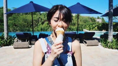 Intip Keseruan Kesha Ratuliu Saat Nikmati Es Krim dan Ngopi