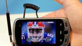 Salah satu ponsel Samsung dengan layar sentuh dipadukan keyboard geser. Foto: Getty Images