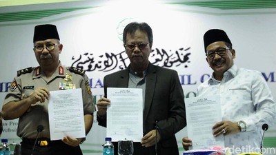 Foto: MUI dan Polri Bertemu Bahas Pembakaran Bendera Tauhid