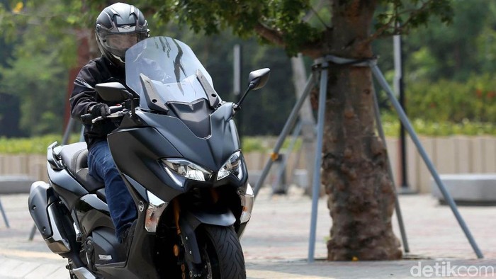 Test Drive Yamaha Tmax