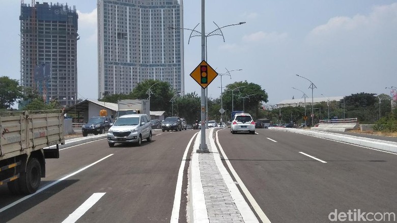 Overpass Bundaran Satelit Diuji Coba, Polisi Rekayasa Lalin Overpass Bundaran Satelit Diuji Coba, Polisi Rekayasa Lalin