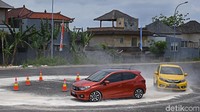 di bawah Suzuki Carry adalah Honda Brio. Honda Brio (termasuk Brio Satya dan RS) yang tahun 2020 lalu menjadi mobil terlaris di Indonesia tersebut terjual sebanyak 4.867 unit.  Foto: PT Honda Prospect Motor