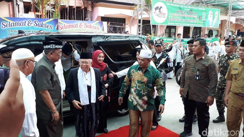 Maruf Amin: Cawapres Jokowi Kiai karena Beliau Cinta Santri Maruf Amin: Cawapres Jokowi Kiai karena Beliau Cinta Santri