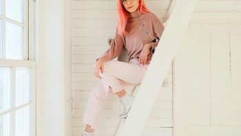 Sejak Maret 2015, Marzia juga meluncurkan berbagai produk sendiri. Seperti pakaian dan produk-produk kecantikan. Foto: Instagram