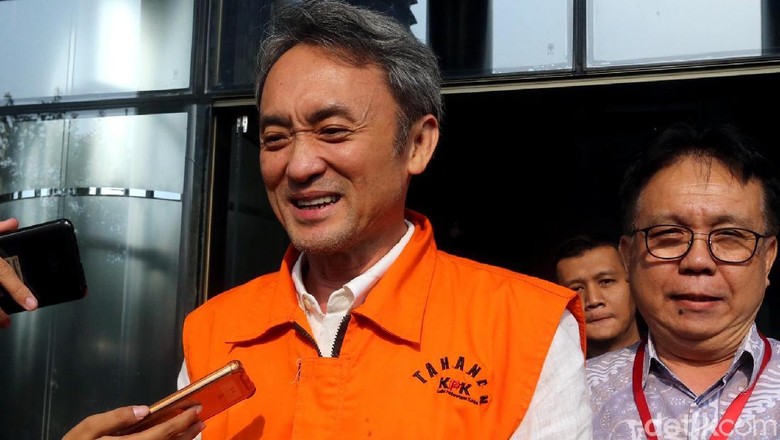 Rumah Sekretaris Eddy Sindoro Digeledah KPK Rumah Sekretaris Eddy Sindoro Digeledah KPK
