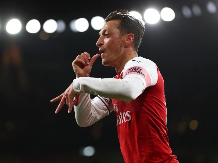 Mesut Oezil Sang Konduktor Arsenal di Emirates