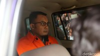 Agus Bhakti Nugroho diduga berperan sebagai kepanjangan tangan dari Zainudin untuk mengurus proyek hingga penerimaan duit.