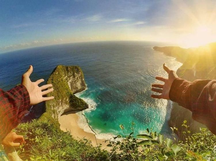Lepas Rindu ke Pantai Kepala T-Rex di Bali