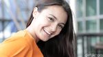 Senyum Amanda Rawles Bikin Luluh