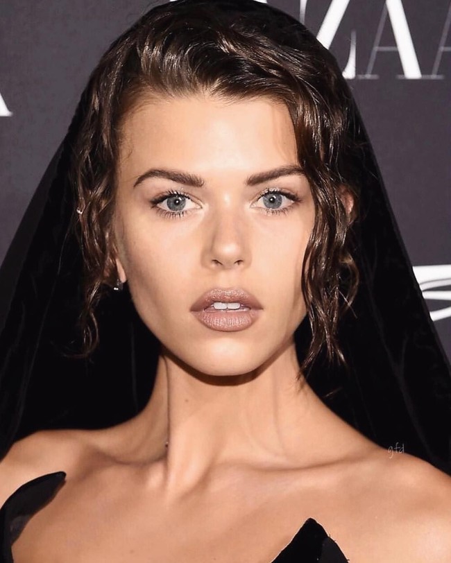 Nama Georgia Fowler tak hanya terkenal setelah menjadi bagian dari brand lingerie tersebut, tapi tak lepas dari sejumlah skandal cintanya dengan pria-pria ganteng ternama.  Foto: dok. Instagram (@georgiafowler)