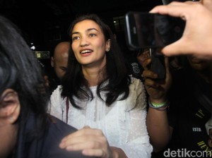 Atiqah Hasiholan Berharap Ratna Sarumpaet Jadi Tahanan Kota