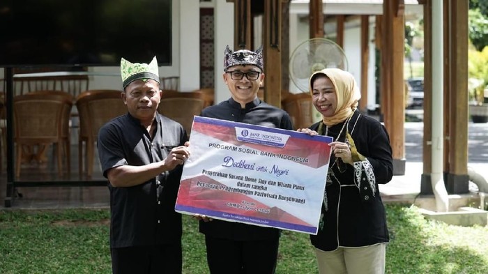 BI Beri Bantuan untuk Homestay di Kaki Gunung Ijen