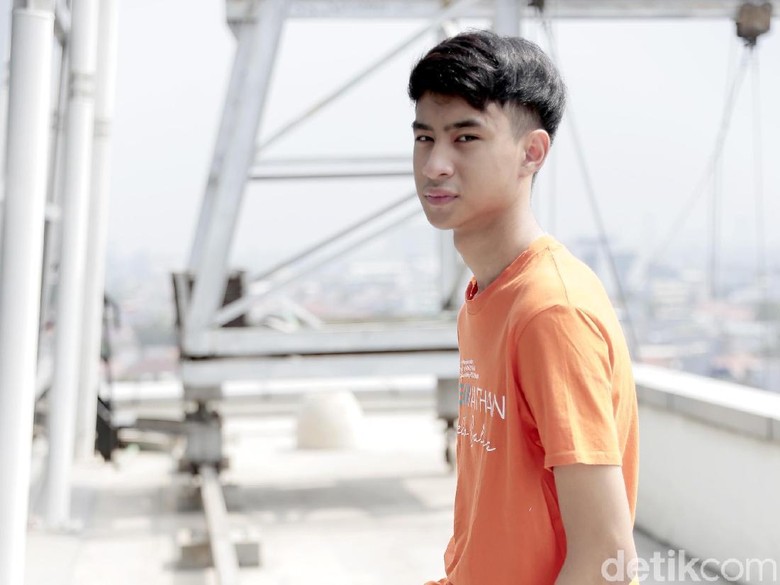 Devano Danendra Bingung antara Musik dan Akting Devano Danendra Bingung antara Musik dan Akting