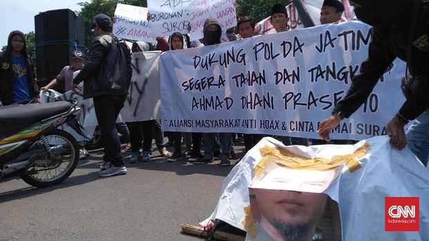 Ahmad Dhani Kembali Mangkir, Massa Demo di Mapolda Jatim